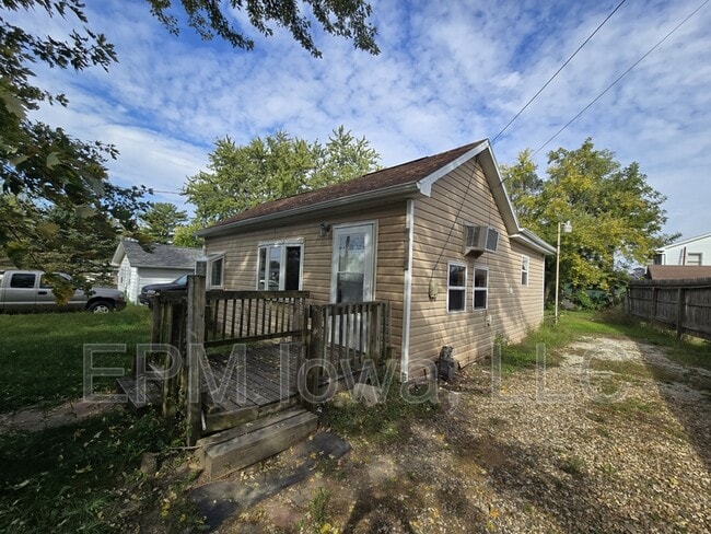property at 3215 Franklin St