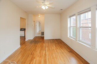 3527 N Broadway St, Unit 3529-3W in Chicago, IL - Building Photo - Building Photo