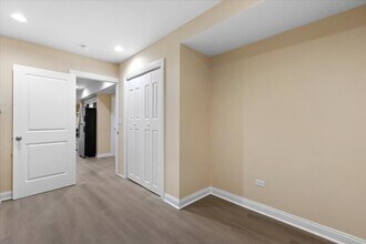 1635 N Ashland Ave, Unit G in Chicago, IL - Building Photo - Building Photo
