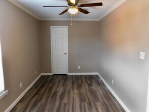 152 Varsity Cir in Huntsville, TX - Building Photo - Building Photo