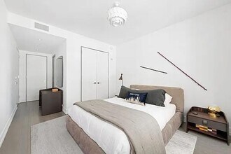 70 Charlton St in New York, NY - Building Photo - Building Photo
