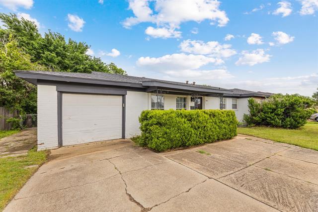 808 Brown Trail in Bedford, TX - Building Photo - Building Photo