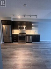 400 Adelaide St E in Toronto, ON - Building Photo - Building Photo