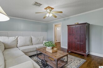 1110 Hilton St in Monroe, LA - Foto de edificio - Building Photo