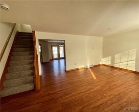 1696 Orchard Park Rd in Buffalo, NY - Building Photo - Building Photo