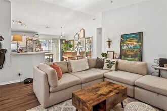1050 22nd Ave N in St. Petersburg, FL - Building Photo - Building Photo