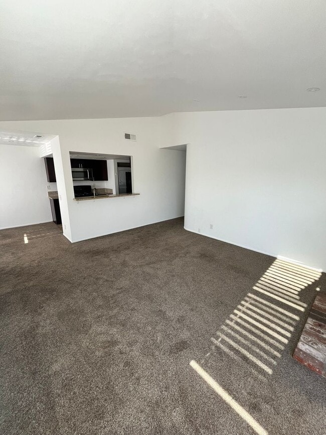 9388 Twin Trails Dr in San Diego, CA - Building Photo - Building Photo