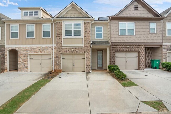 property at 4915 Longview Walk