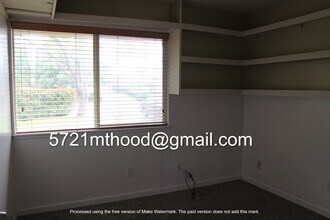 5721 mount hood court in Sacramento, CA - Foto de edificio - Building Photo