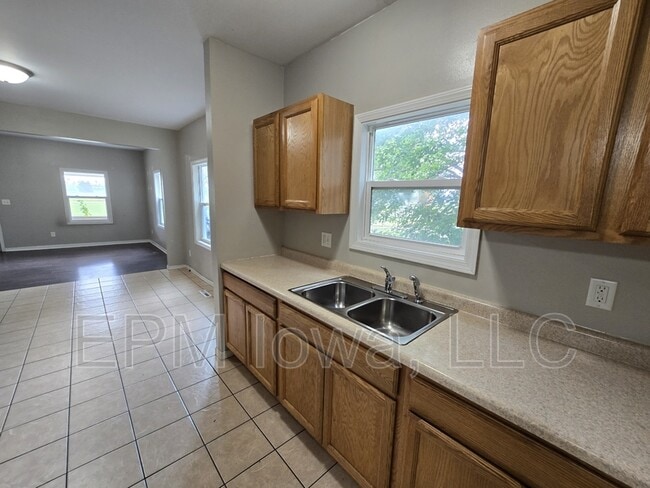property at 1650 Ellis Blvd NW