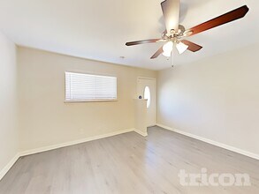 902 Woodbrook St in Arlington, TX - Building Photo - Building Photo