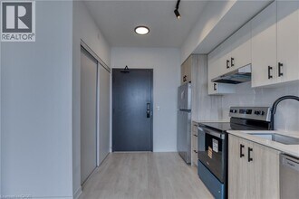 4878 Powers Cmn in Burlington, ON - Building Photo - Building Photo