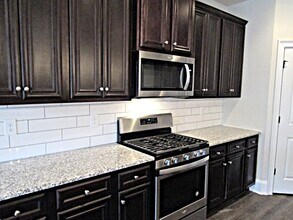 255 Hinton Chase Pky in Covington, GA - Foto de edificio - Building Photo