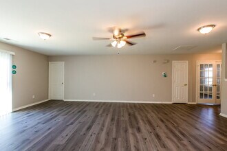 5125 Valcourt Rd in Charlotte, NC - Building Photo - Building Photo