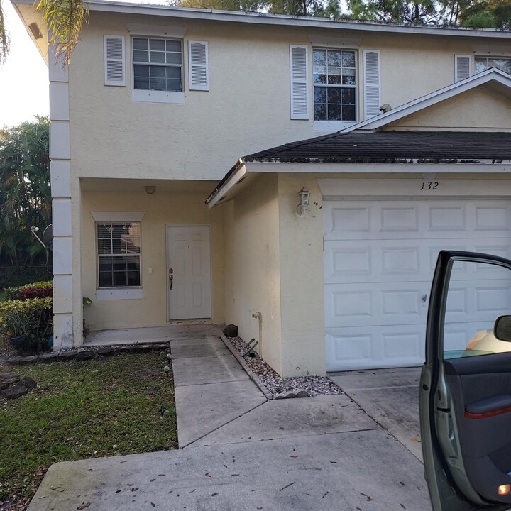 132 Baldwin Blvd in Greenacres, FL - Building Photo