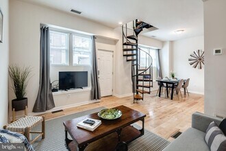 2061 Kater St in Philadelphia, PA - Building Photo - Building Photo