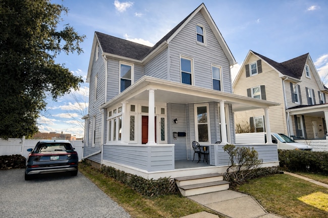 411 Lyman Ave, Unit 2