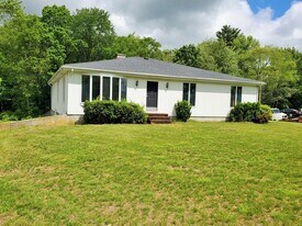 197 W Center St in West Bridgewater, MA - Building Photo