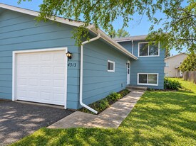4313 80th Ave N in Brooklyn Park, MN - Building Photo