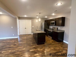 301 E St Eunice Rd-Unit -102 in Fulton, MO - Building Photo - Building Photo