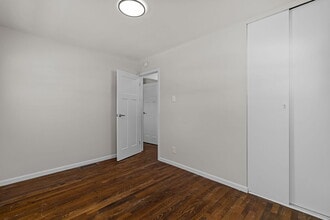 1655 Fenmore Dr in Florissant, MO - Building Photo - Building Photo