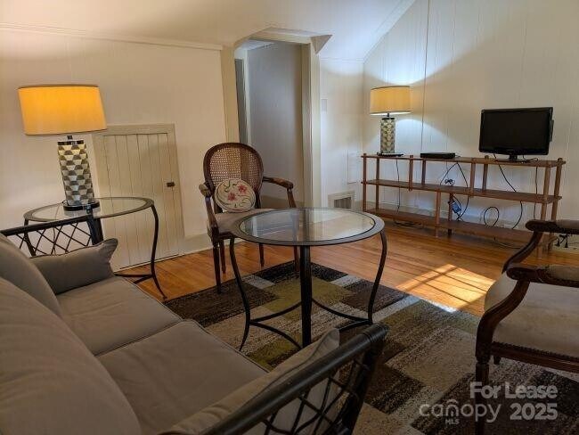 220 Melrose Cir in Tryon, NC - Building Photo - Building Photo