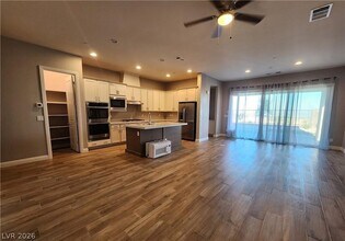 130 Nine Mile Creek Dr in Las Vegas, NV - Building Photo - Building Photo