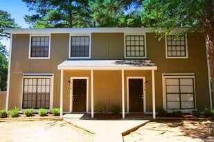 2118 Scotty Ct in Little Rock, AR - Building Photo