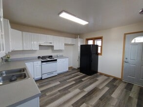 221 N Broad St in Griffith, IN - Building Photo - Building Photo