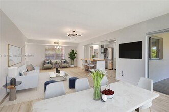 5540 Tamberlane Cir in Palm Beach Gardens, FL - Building Photo - Building Photo