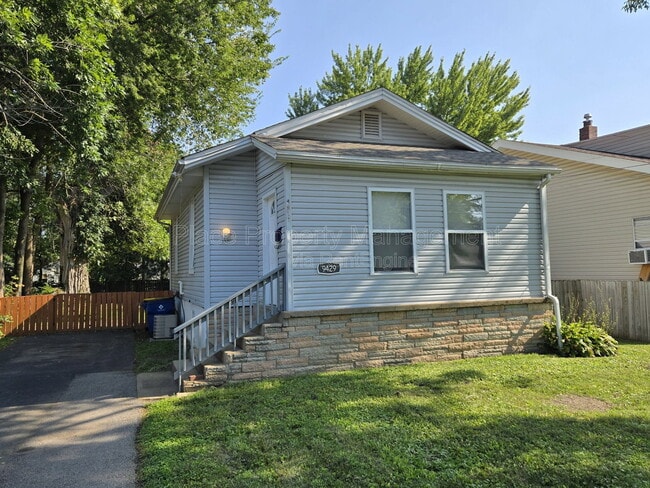 9429 Baltimore Ave in Breckenridge Hills, MO - Building Photo - Building Photo