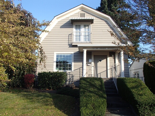 2800 E Evergreen Blvd, Unit Suite B Studio Apt
