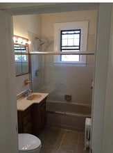 100 Van Buskirk Rd in Teaneck, NJ - Foto de edificio - Building Photo