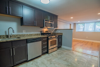 2127 N Clark St in Chicago, IL - Building Photo - Building Photo