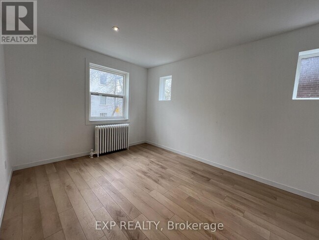 100 Greensides Ave in Toronto, ON - Building Photo - Building Photo
