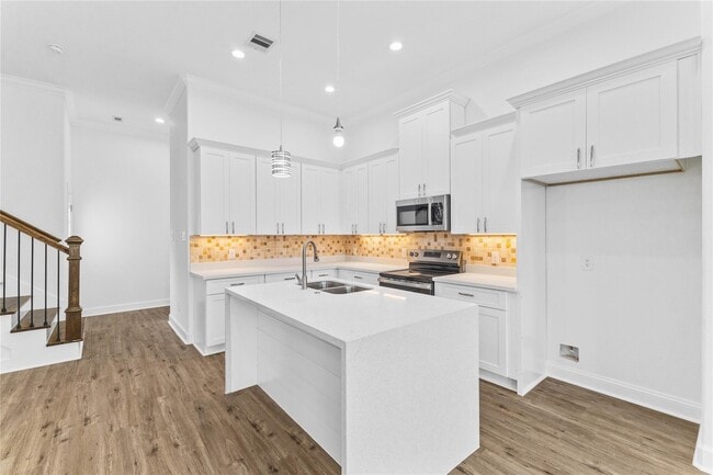property at 7805 Farnsworth St