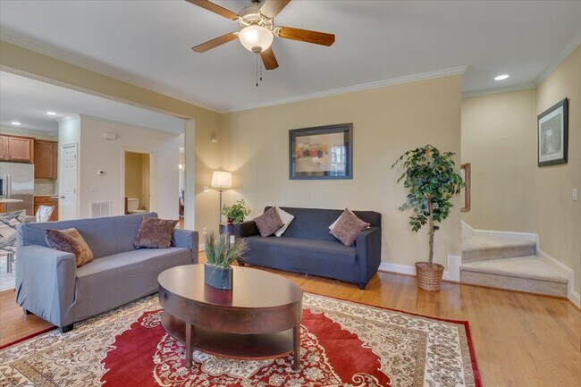 320 Lawrence Rd in Cary, NC - Foto de edificio - Building Photo