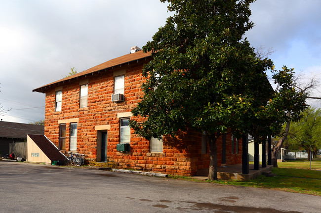 504 E Gray St in Norman, OK - Foto de edificio - Building Photo