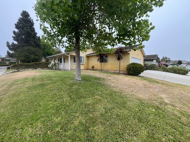 870 Firefox Dr in Santa Maria, CA - Building Photo - Building Photo