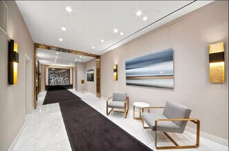 5 E 75th St in New York, NY - Building Photo - Building Photo