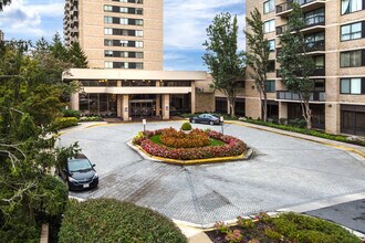 Skyline House in Falls Church, VA - Building Photo - Building Photo