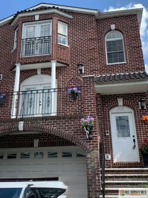 728 Linden Ave in Elizabeth, NJ - Building Photo