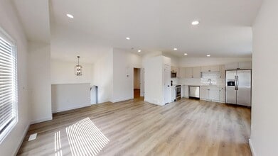 9604 Hillcrest Dr in Grande Prairie, AB - Building Photo - Building Photo