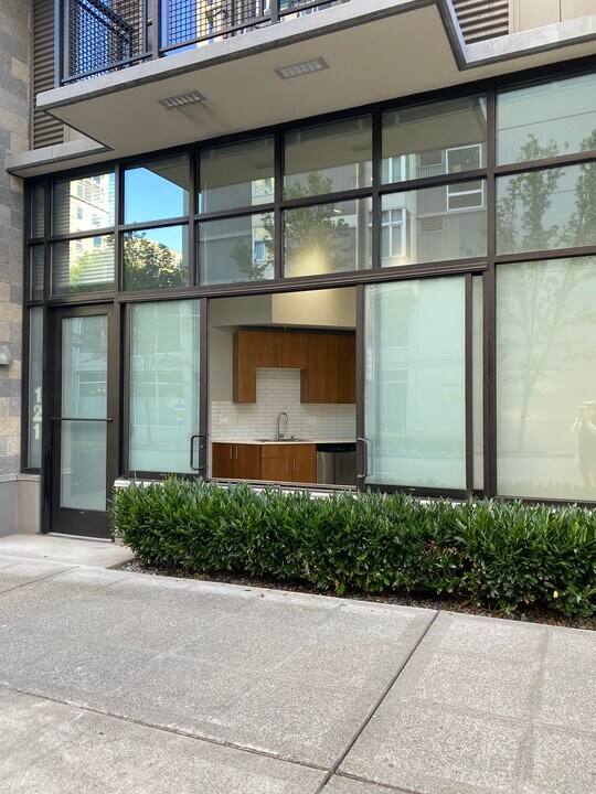 81 Clay St in Seattle, WA - Building Photo