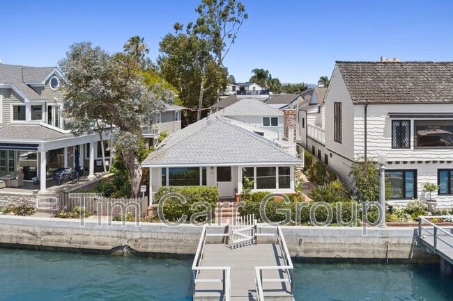 property at 112 S Bay Front
