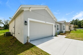 406 Bay Oak Ln in Lady Lake, FL - Building Photo - Building Photo
