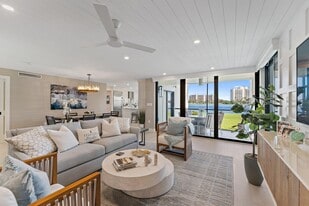 19800 Sandpointe Bay Dr in Tequesta, FL - Building Photo