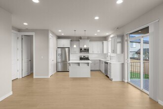 16690 SE Smith Rock St in Happy Valley, OR - Building Photo - Building Photo