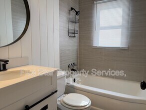 3036 Louise Ln in Springfield, IL - Building Photo - Building Photo