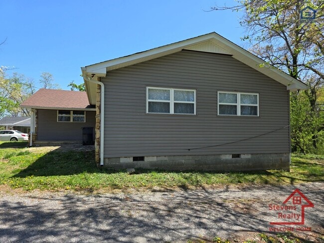 311 Choate Cemetery Rd in Cookeville, TN - Foto de edificio - Building Photo